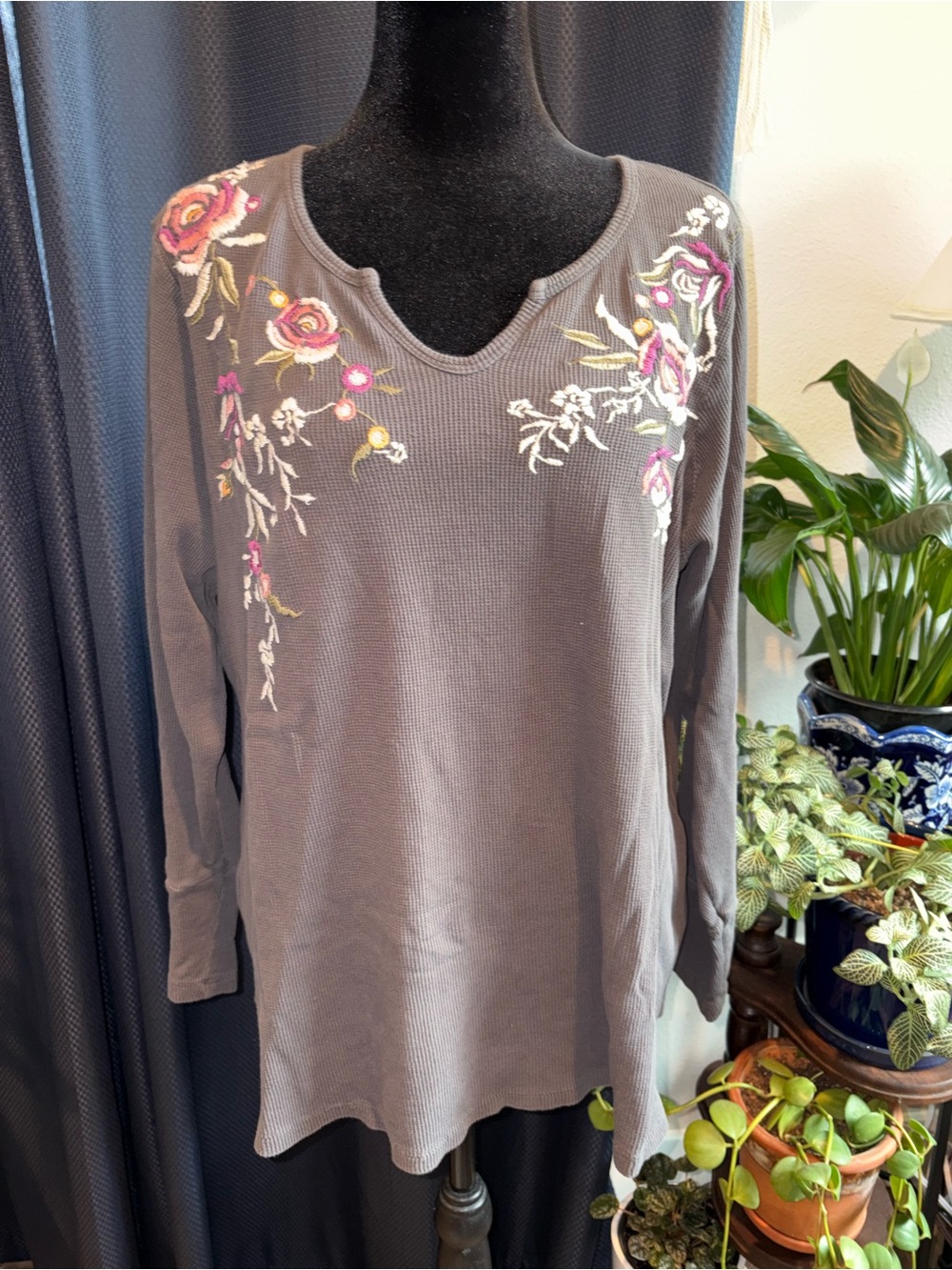 Style & Co. Gray Embroidered Floral V-Notch Long-Sleeve Top